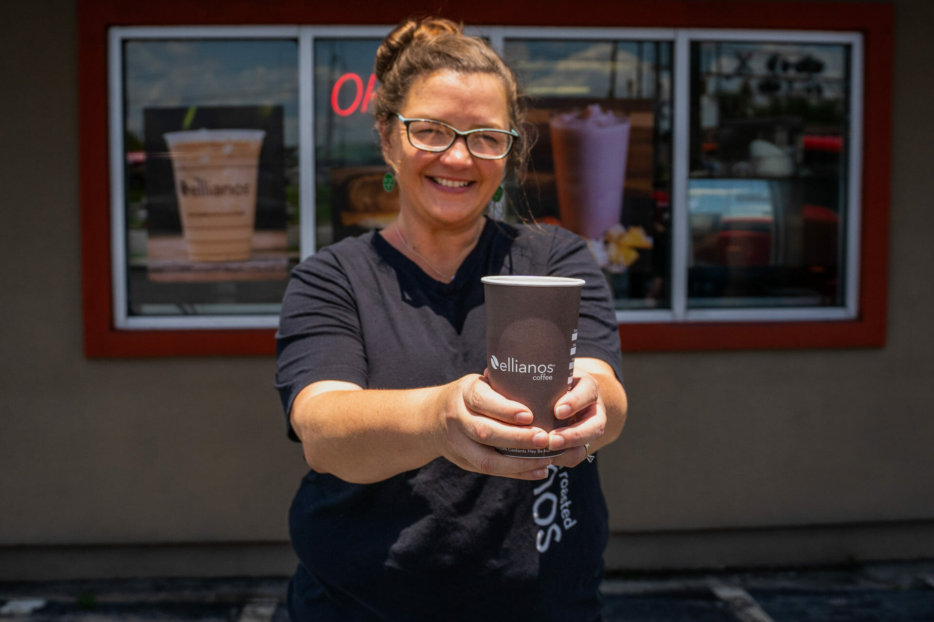 Ellianos Coffee’s Kristy King Foreman Recognized as a 2022 Franchise Rock Star by Franchise Business Review